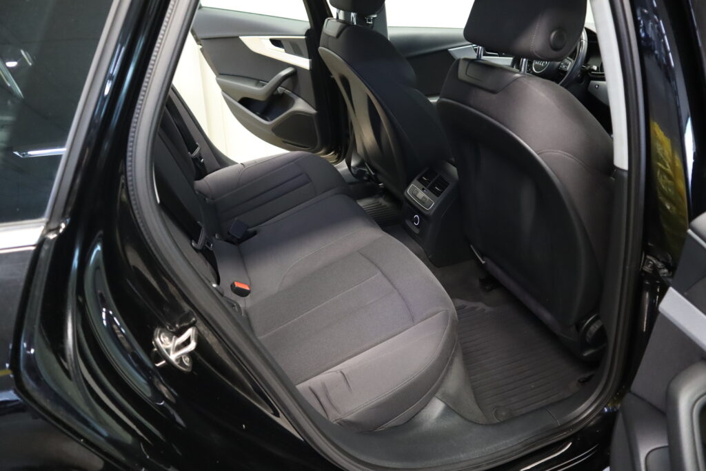 Audi A4, image 14