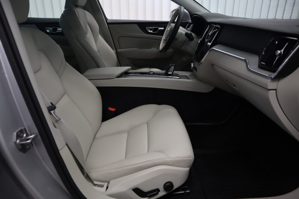 VOLVO V60 Cross Country, image 10
