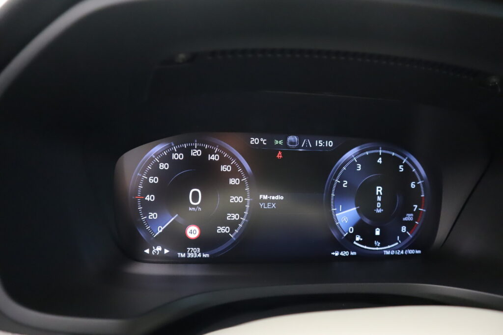 VOLVO V60 Cross Country, image 13