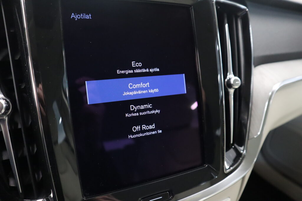 VOLVO V60 Cross Country, image 17