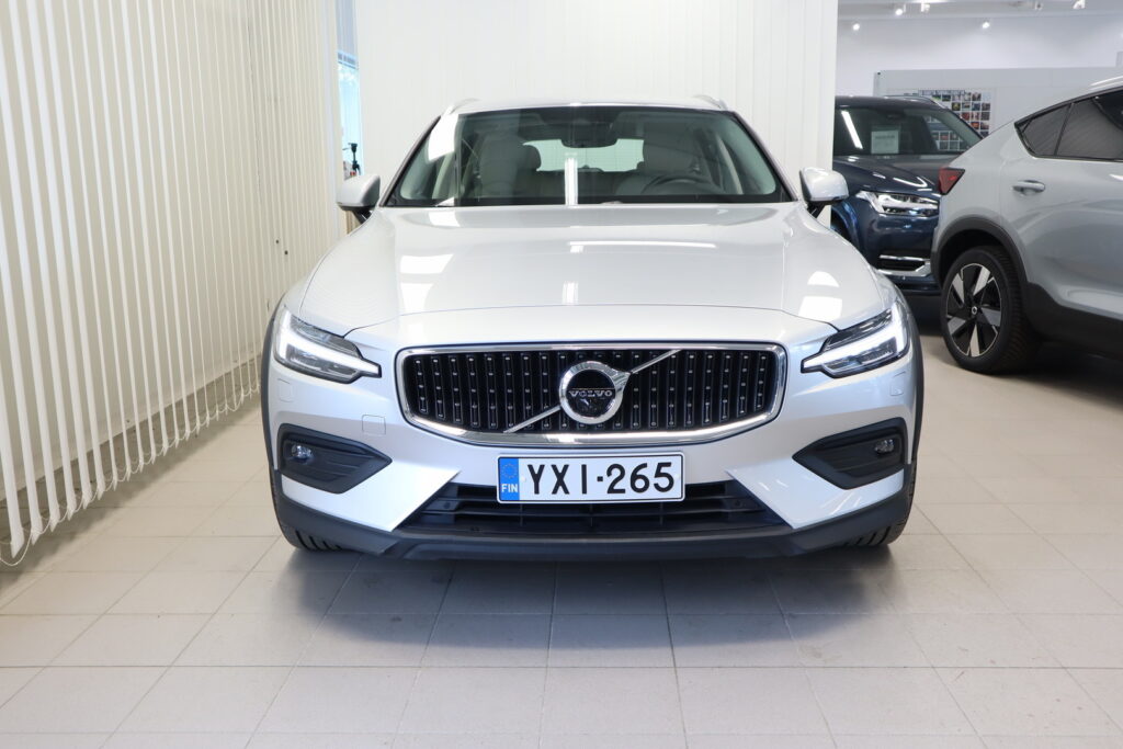 VOLVO V60 Cross Country, image 2