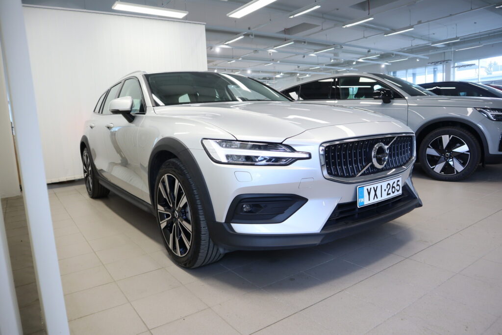 VOLVO V60 Cross Country, image 3