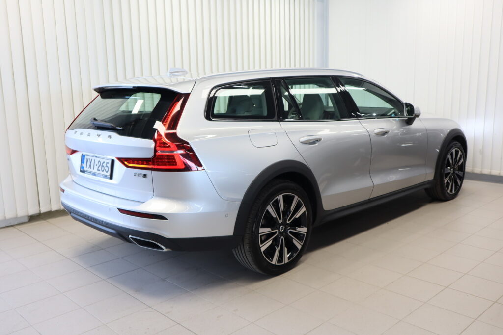 VOLVO V60 Cross Country, image 4