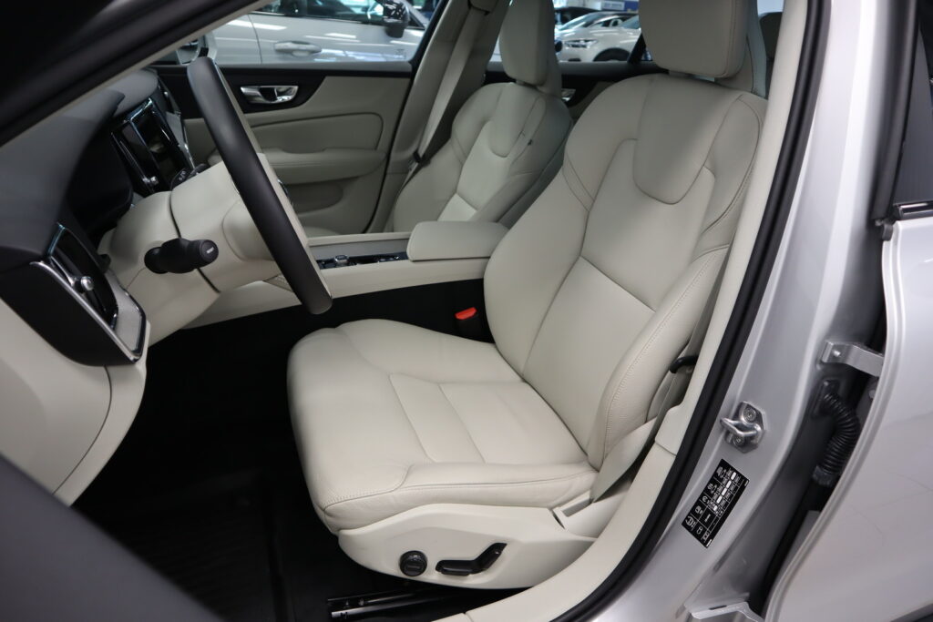 VOLVO V60 Cross Country, image 8