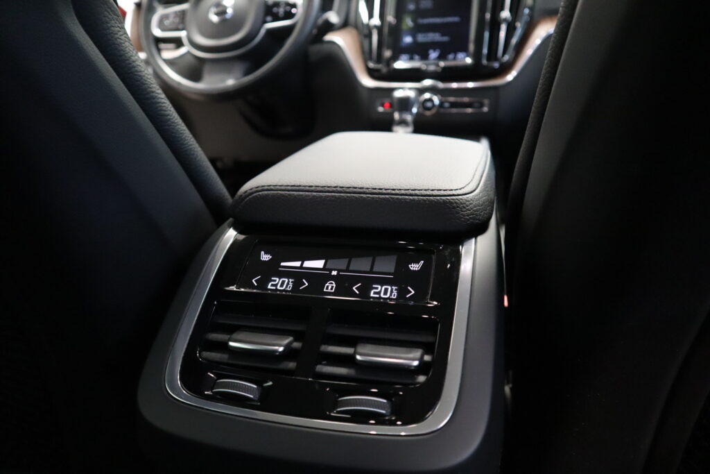 Volvo XC60, image 22