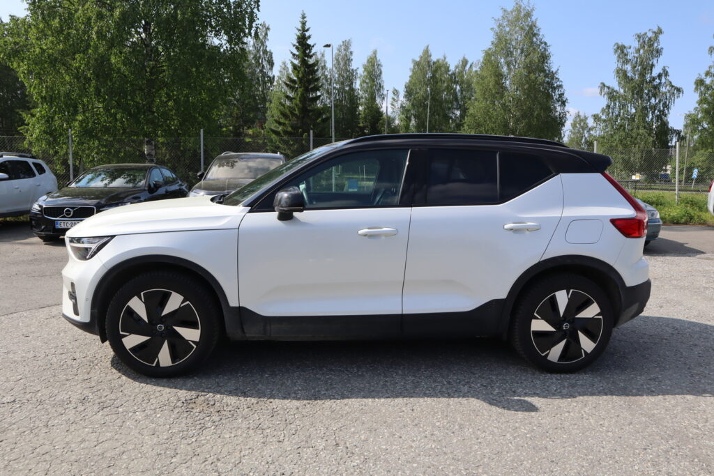 Volvo XC40, image 2