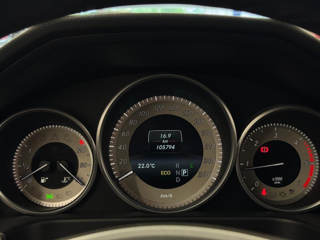 Mercedes-Benz E, image 8