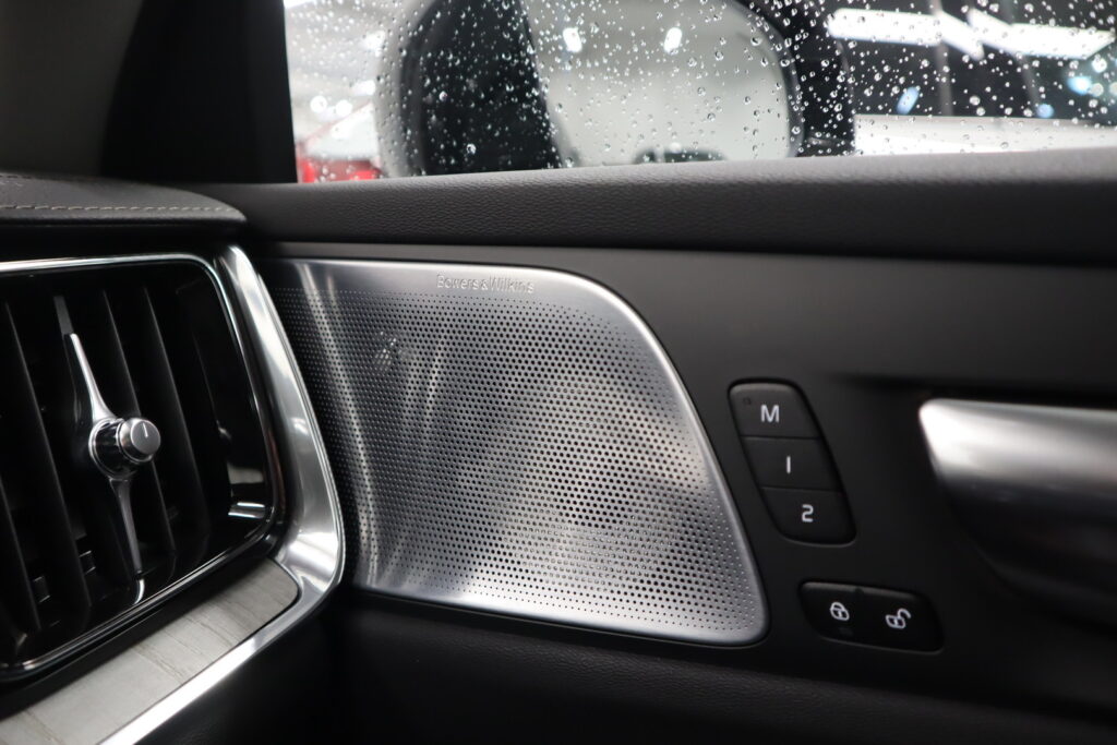Volvo V60, image 18