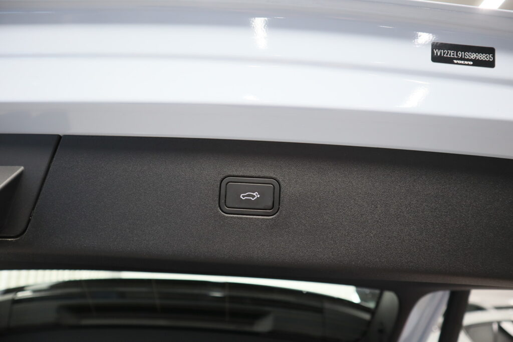 Volvo EX30, image 18