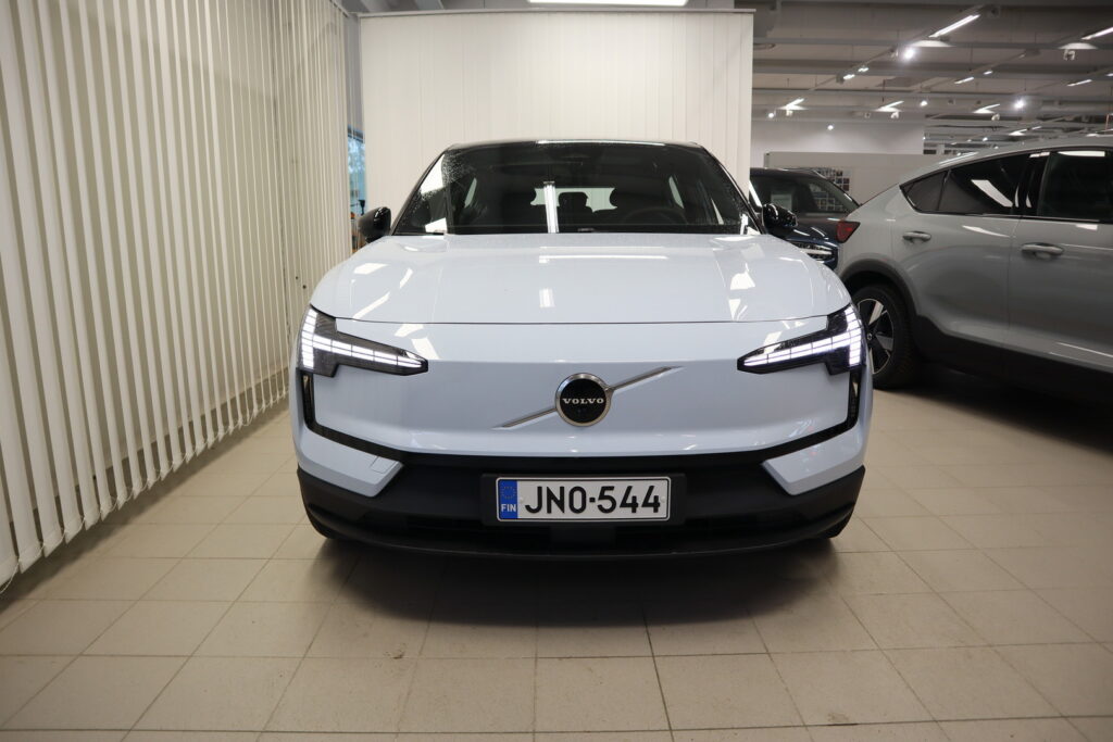 Volvo EX30, image 2