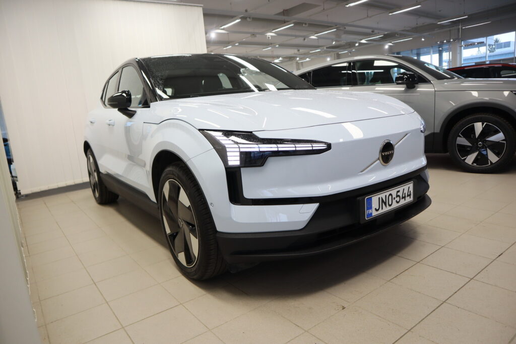 Volvo EX30, image 3