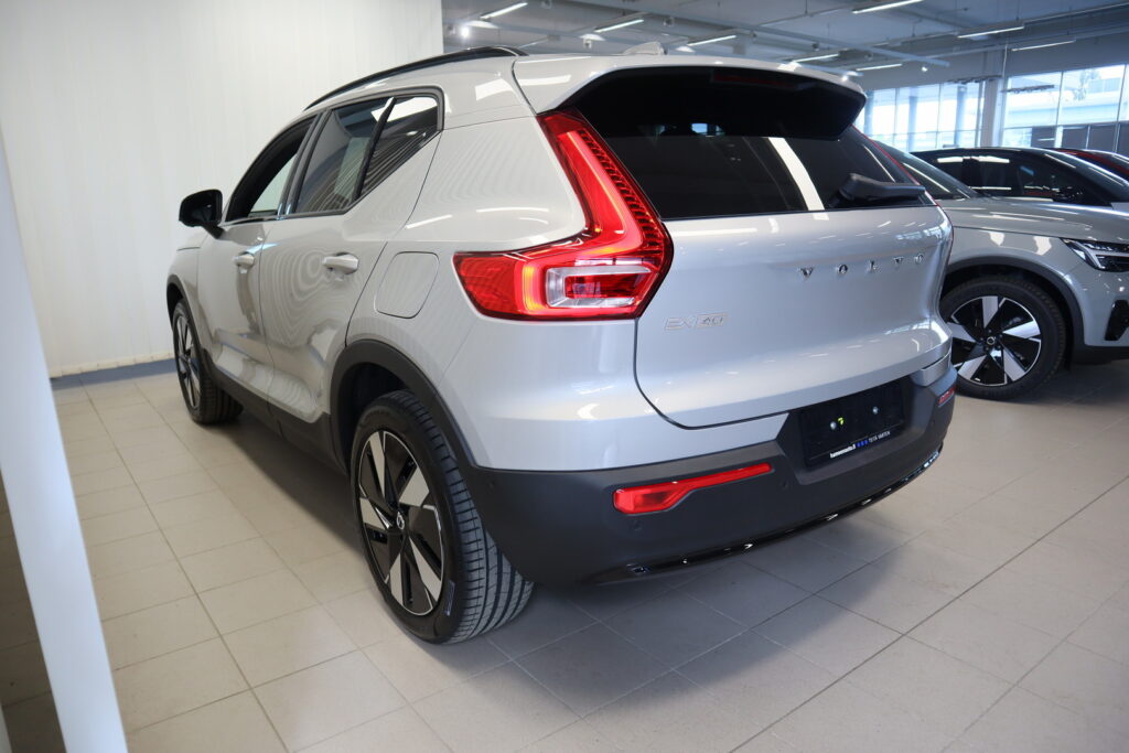 Volvo EX40, image 6