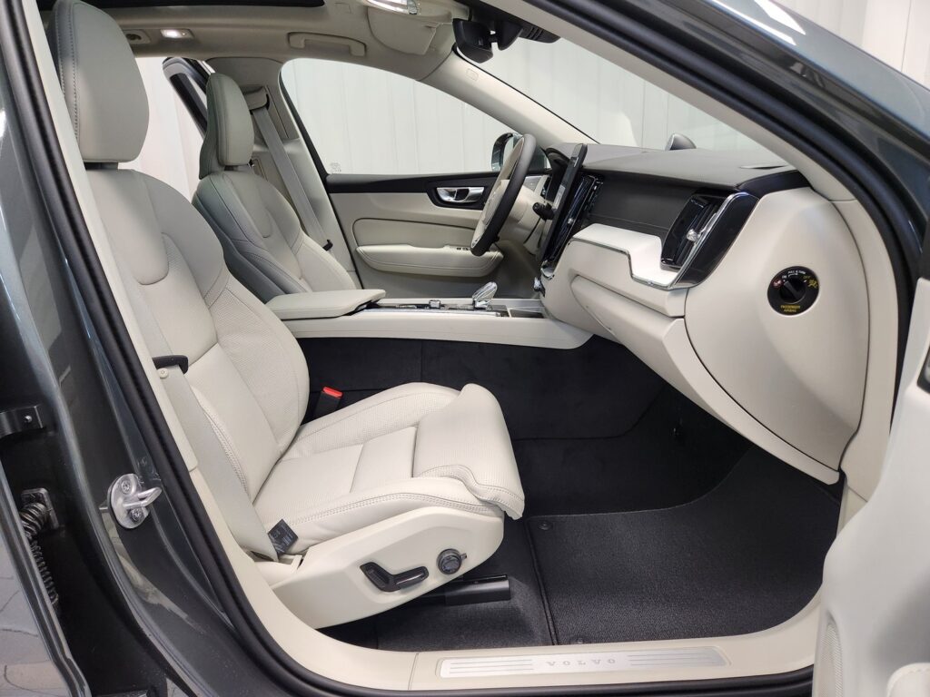 Volvo XC60, image 10