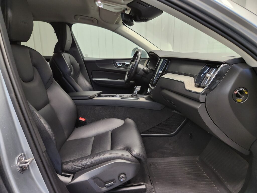 Volvo XC60, image 10