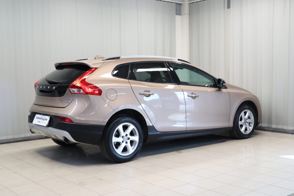 Volvo V40 Cross Country, image 16
