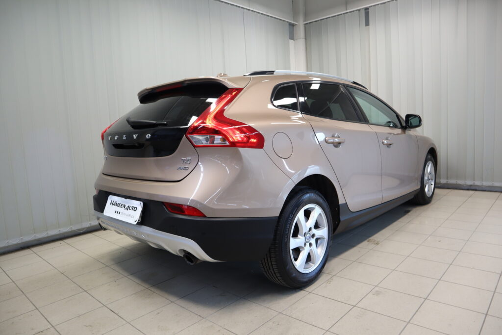 Volvo V40 Cross Country, image 17