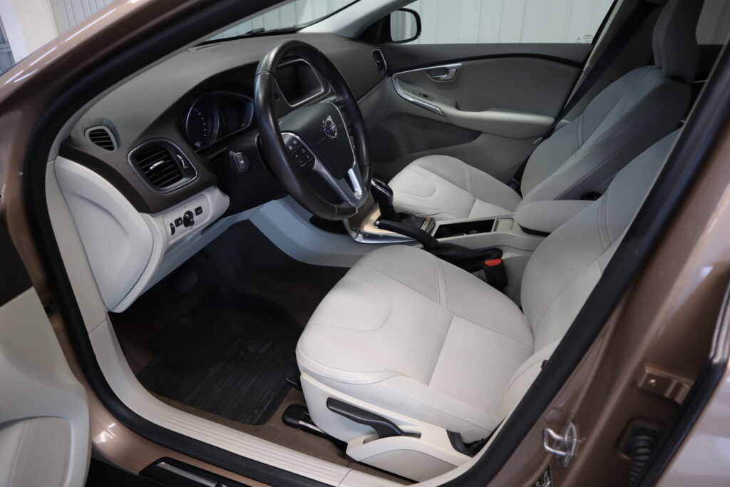 Volvo V40 Cross Country, image 4