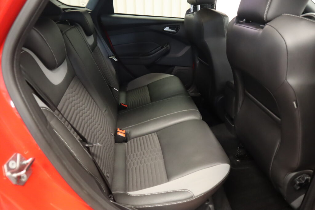 Ford Focus, image 10