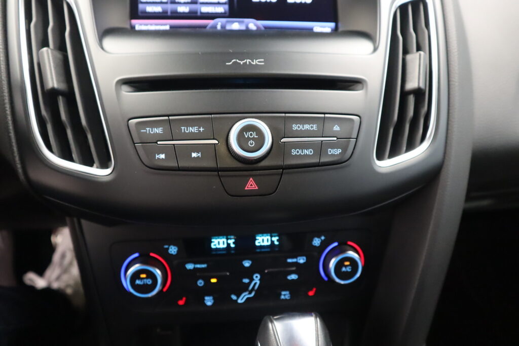 Ford Focus, image 14