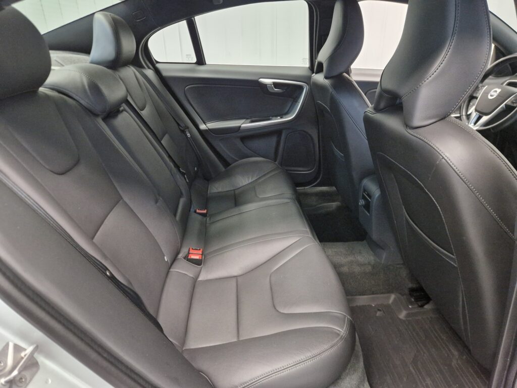 Volvo S60, image 13