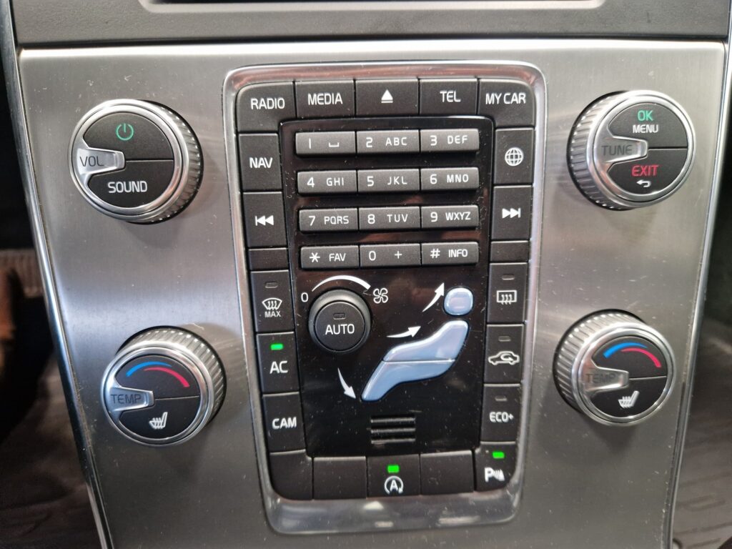 Volvo S60, image 17