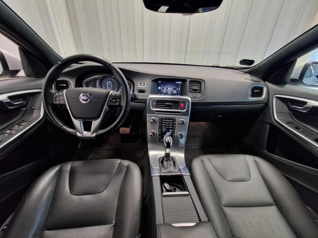 Volvo S60, image 8
