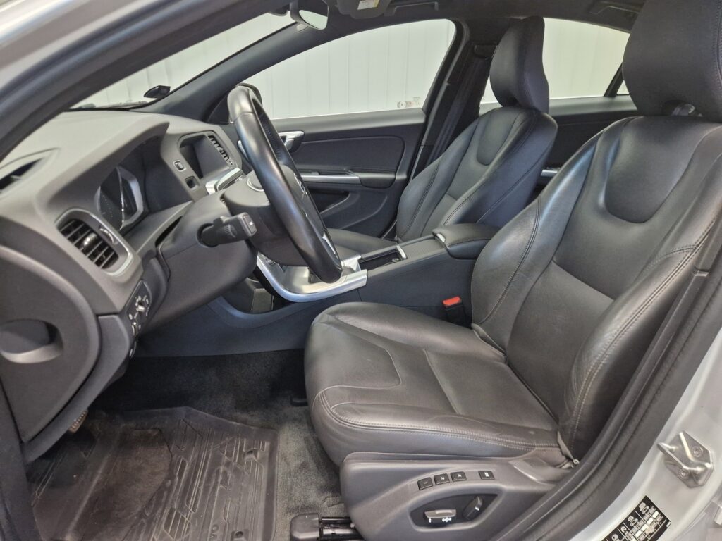 Volvo S60, image 9