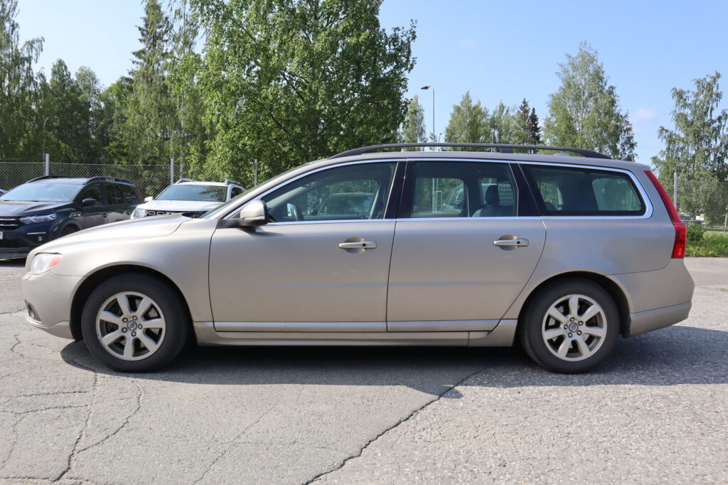 Volvo V70, image 2