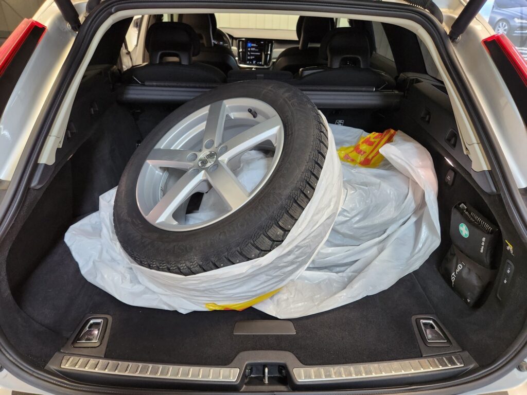 VOLVO V90, image 16
