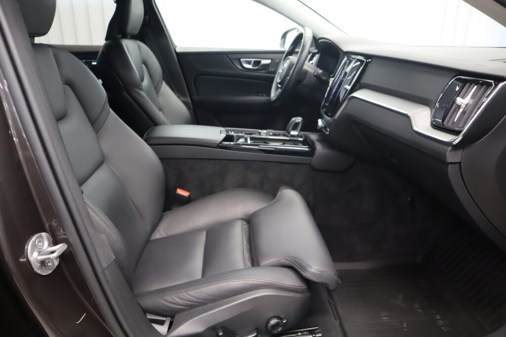 Volvo V60, image 10