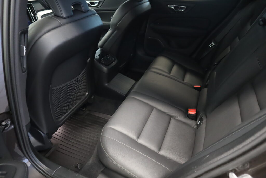 Volvo V60, image 9
