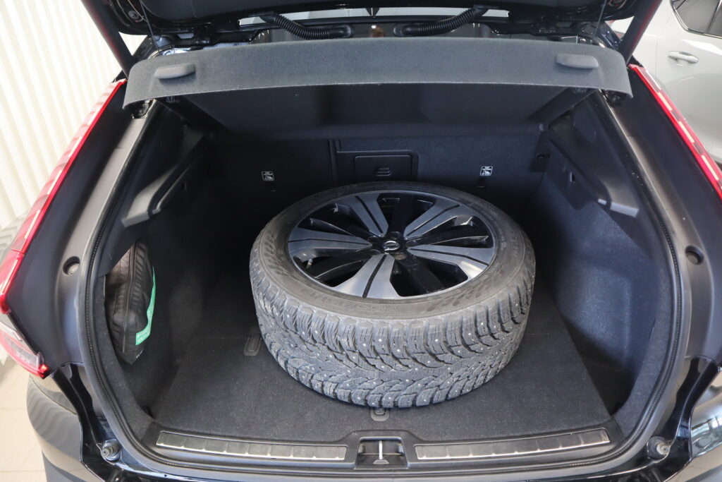 Volvo C40, image 17