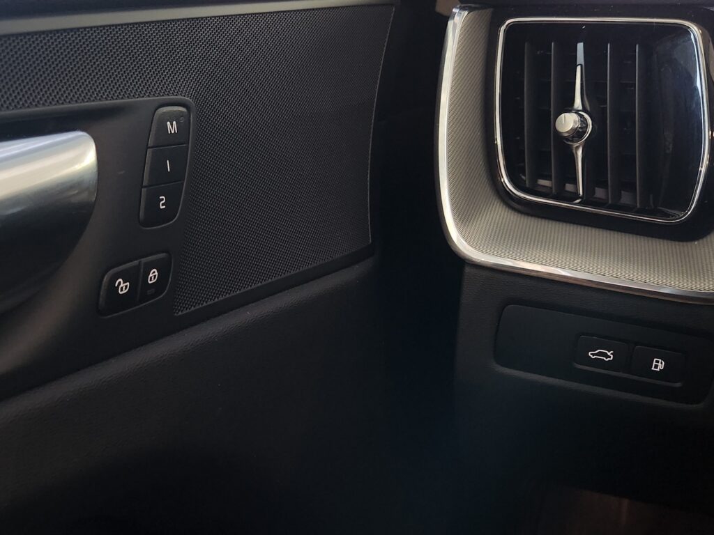 Volvo XC60, image 16