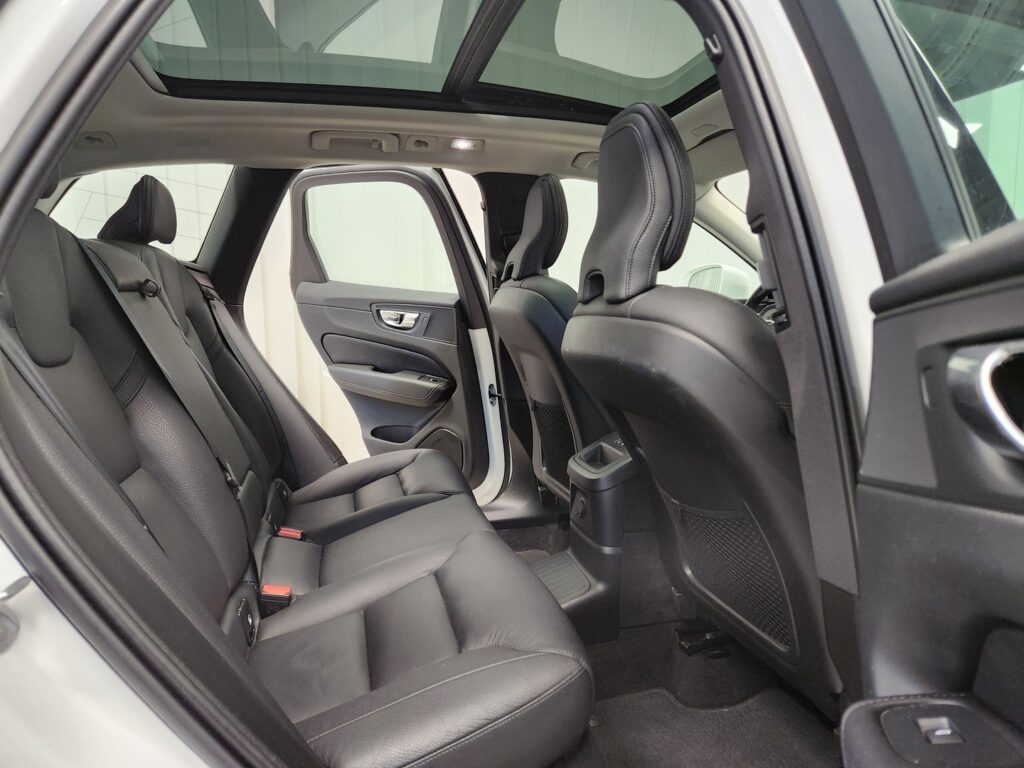 Volvo XC60, image 8