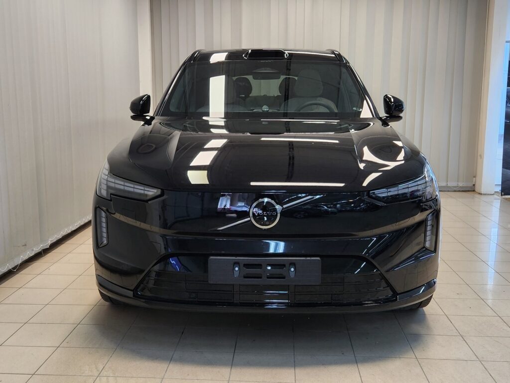 Volvo EX90, image 3
