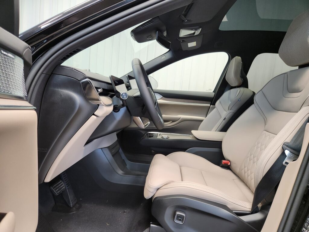 Volvo EX90, image 9