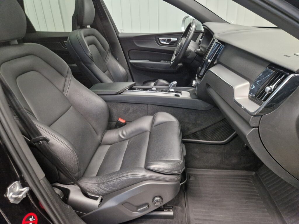 Volvo XC60, image 11