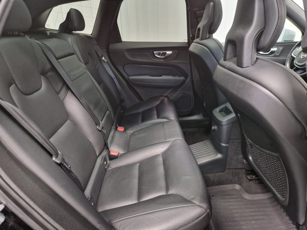 Volvo XC60, image 12