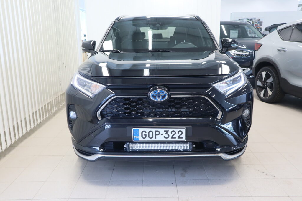Toyota RAV4 Plug-in, image 2