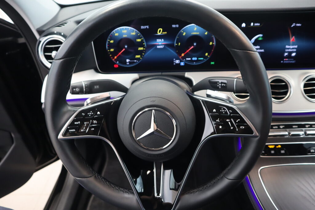 Mercedes-Benz E, image 10
