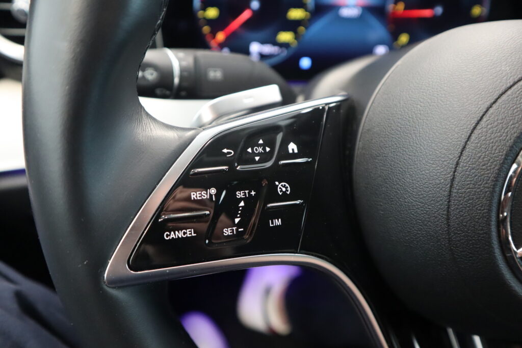 Mercedes-Benz E, image 16