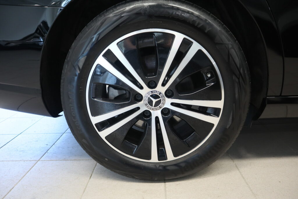 Mercedes-Benz E, image 22