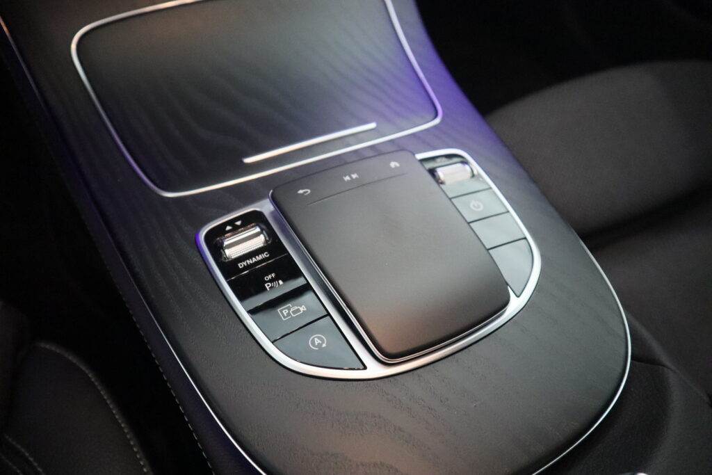 Mercedes-Benz E, image 25