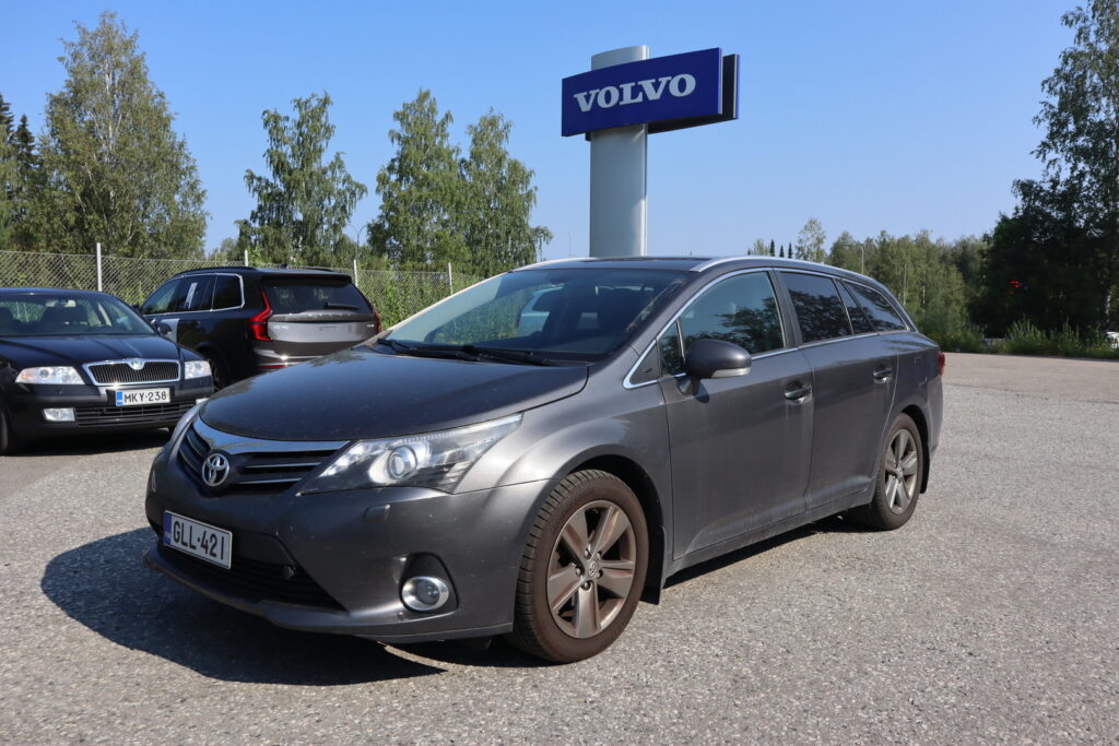 Toyota Avensis, image 1