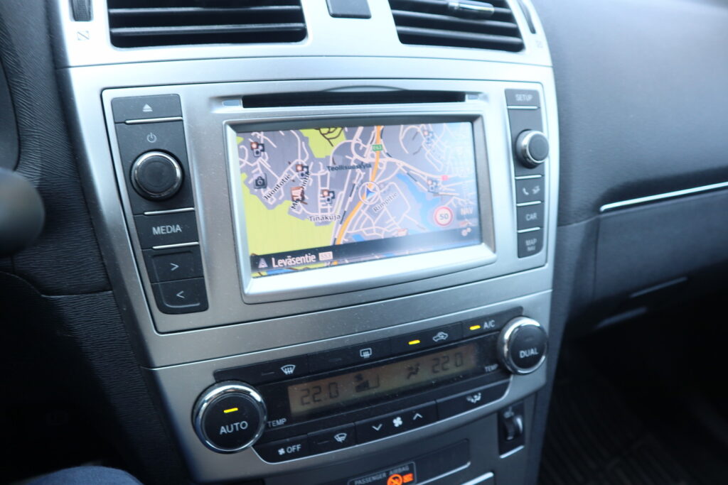 Toyota Avensis, image 11