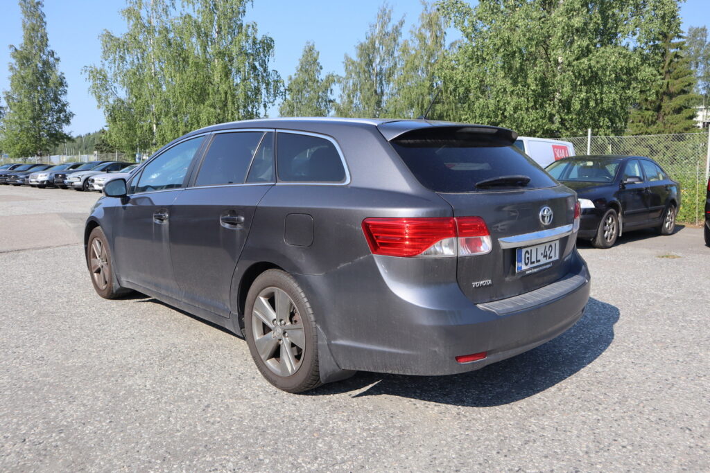 Toyota Avensis, image 2