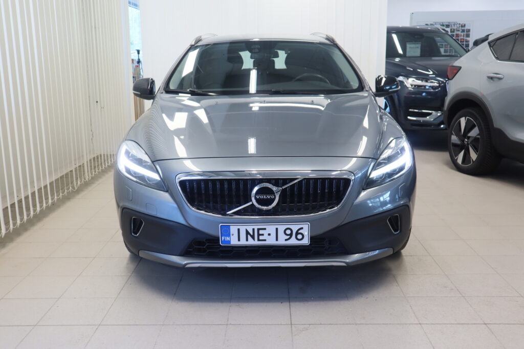 Volvo V40 Cross Country, image 2