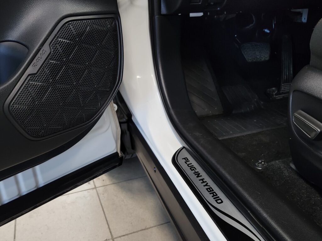 Toyota RAV4 Plug-in, image 19