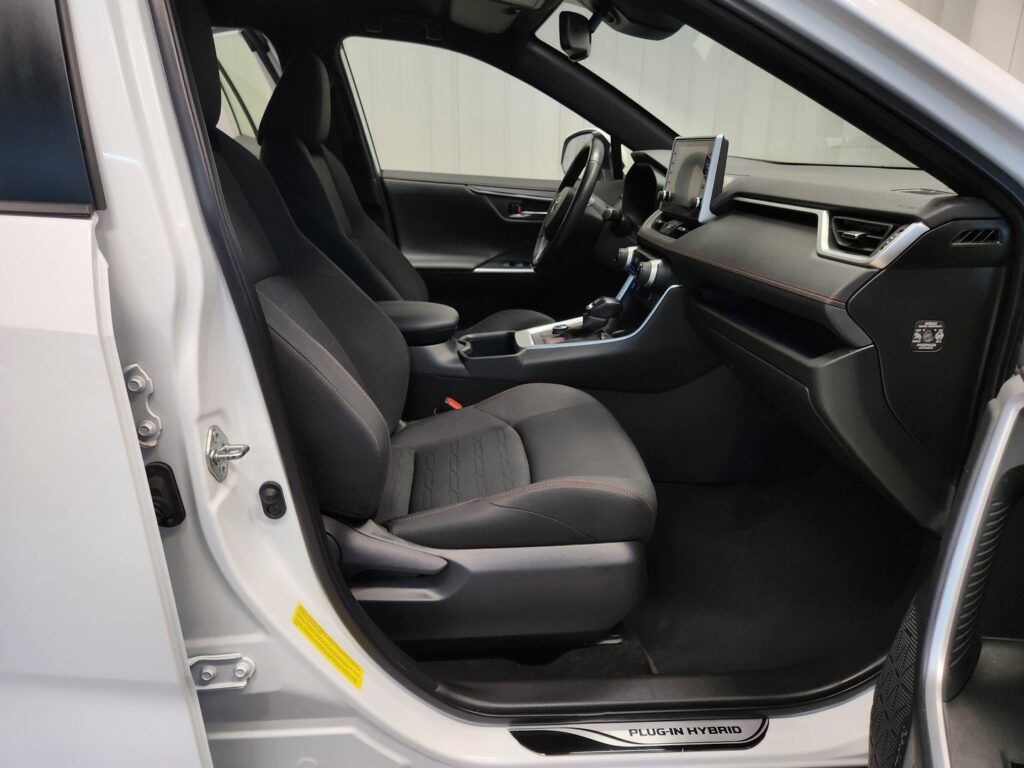 Toyota RAV4 Plug-in, image 9