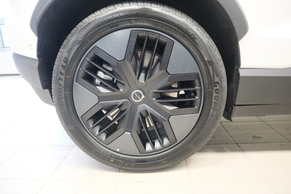 Volvo EX30 Cross Country, image 19